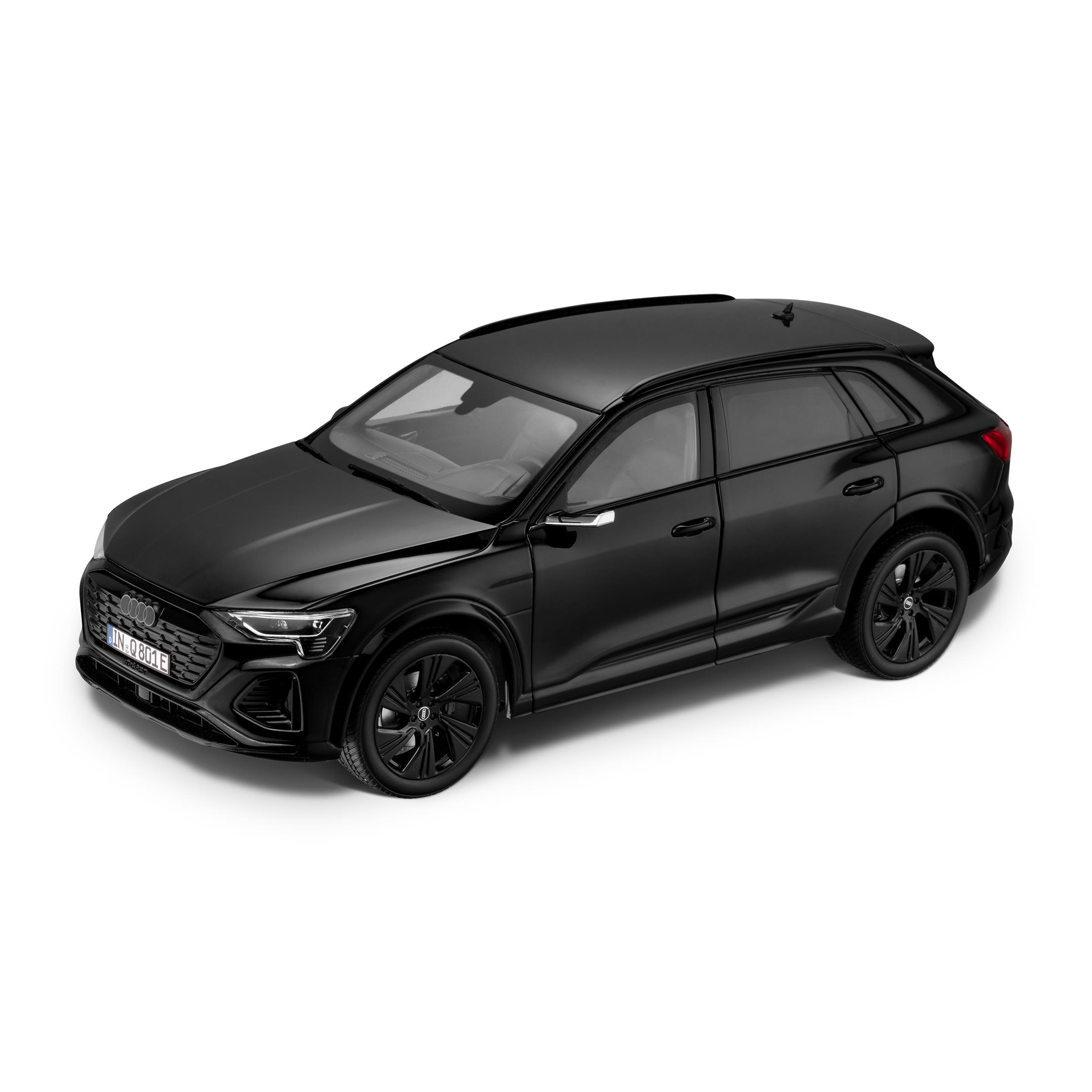 Audi Q8 e-tron In Mythosschwarz, 1:18